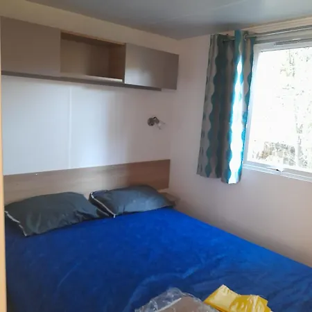 مكان تخييم Escale Entre Terre Et