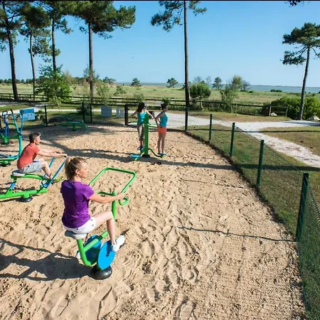 Escale Entre Terre Et مكان تخييم لو ماثيز