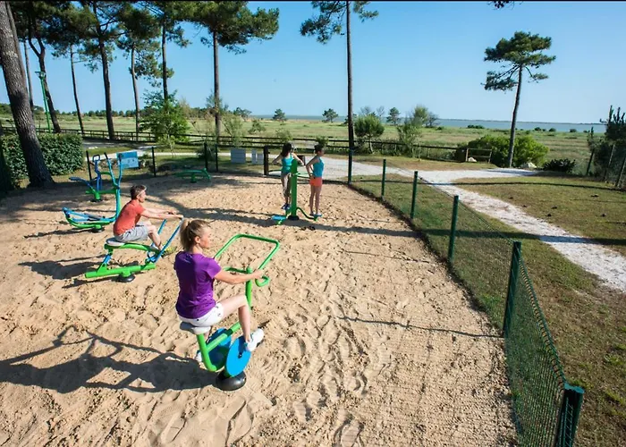 Escale Entre Terre Et Campsite Les Mathes